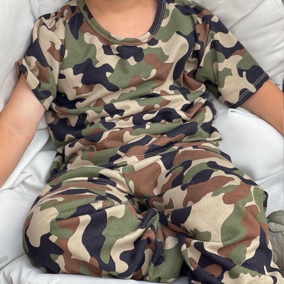 Fashion Nova Kids Size 5 - Picture 2 of 2